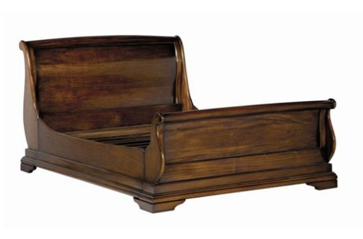 Guest Post: Texture and the Colour Red Used in the Bedroom