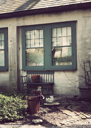 Historic Series: The Lloyd Family Manor - Copyright 2012 Melissa O'Connor