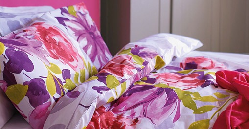 Guest Post: Texture and the Colour Red Used in the Bedroom