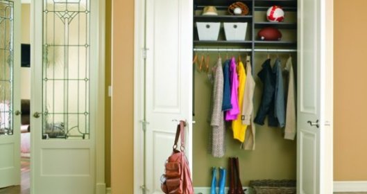 Guest Post: Tips for Organizing Your Closet