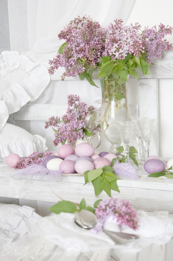 Welcome Spring with an Easter Tablescape