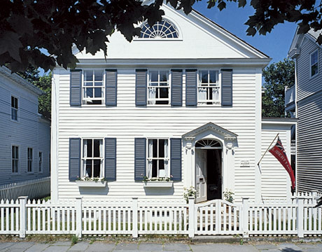 Celebrate the Return of Spring with Appropriate Colors