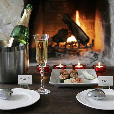 Easy Ways to Create a Romantic Atmosphere at Home