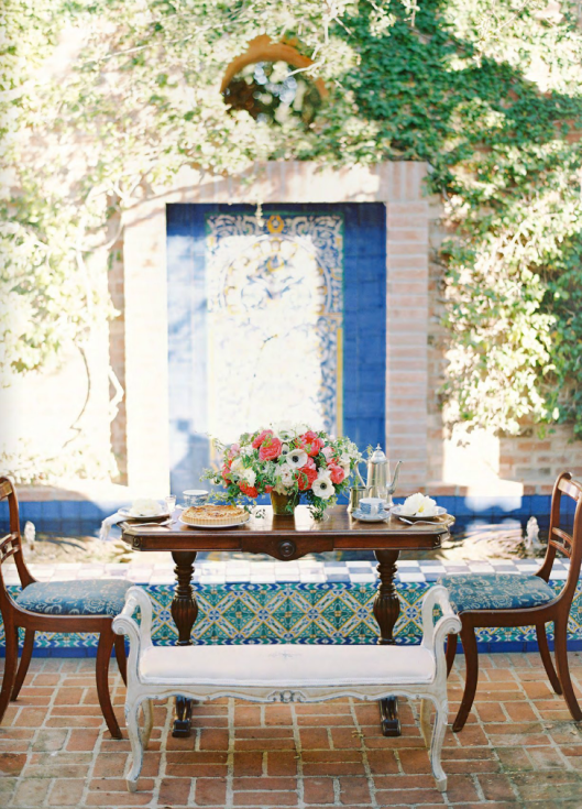 Magnolia Rouge & the Rustic Issue