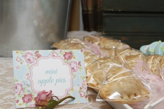 Team Up Event: Shabby Chic Birthday Party - © Neeko Studios | Event by Coco's Customs