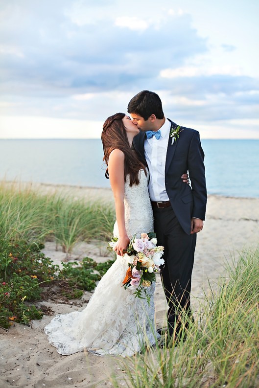 Jessica + Ken Tie the Knot = Photography by Lindsey Thorne