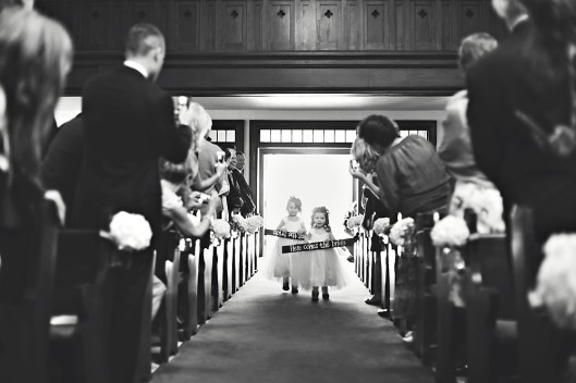 Jessica + Ken Tie the Knot = Photography by Lindsey Thorne